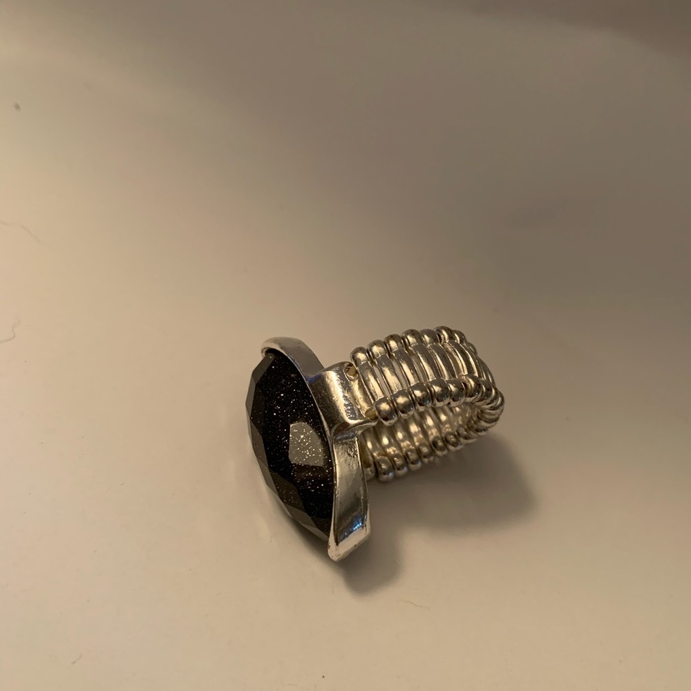 Ring - Picture 2 of 3